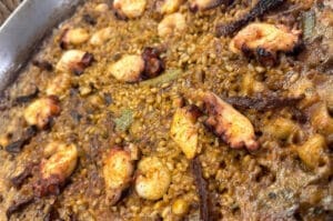 Octopus and dried tomato paella